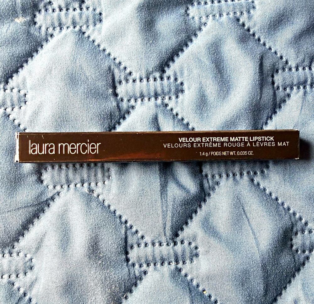 Laura Mercier Velour Extreme Matte Lipstick Crayon in Dare 0.035oz